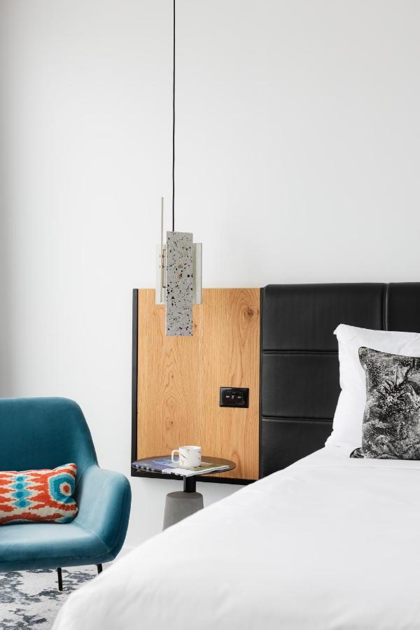 Ebb-Дьюндин Экстерьер фото A pendant light